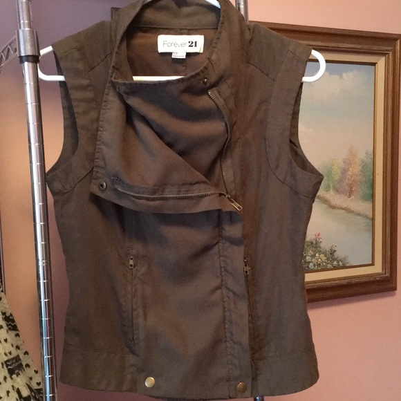 Forever 21 Modern Vest - Picture 3 of 5